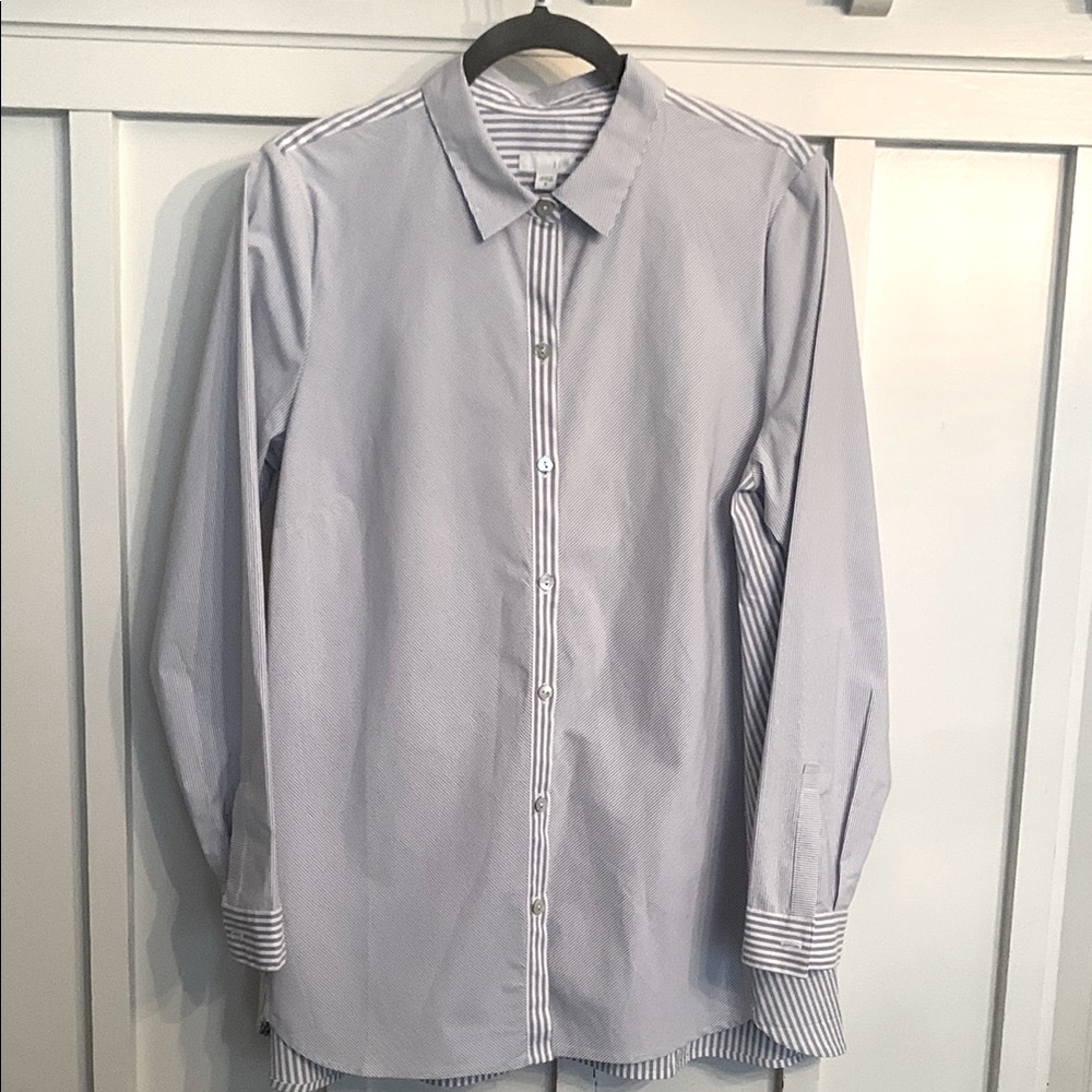 NWOT J.Jill Stretch Mixed Stripe Grey and White  button front long blouse